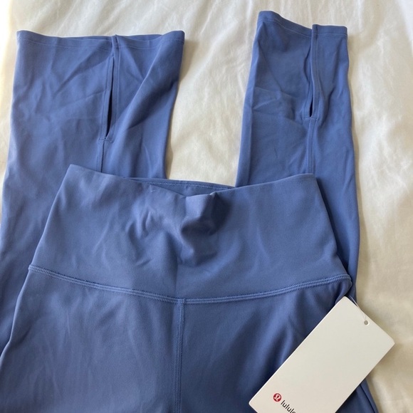 Luluemon Add flare kick yoga pant NWT - Picture 2 of 4